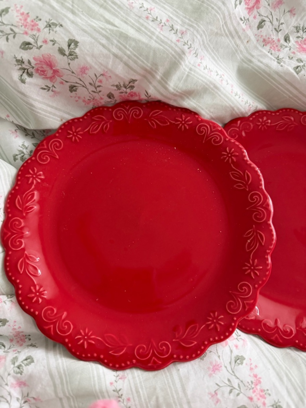The Pioneer Woman Red Dessert Plates - set of 2